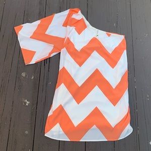 🤍 orange chevron one sleeved top small 🖤